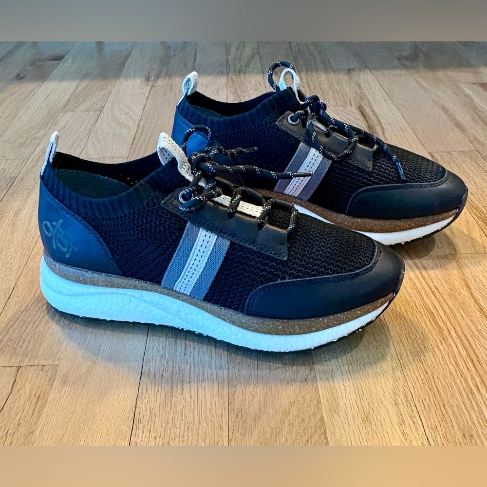 NEW OTBT Speed Sneakers Black Knit Leather Travel Sneakers Platform Lug Sole 7.5 - Picture 6 of 11
